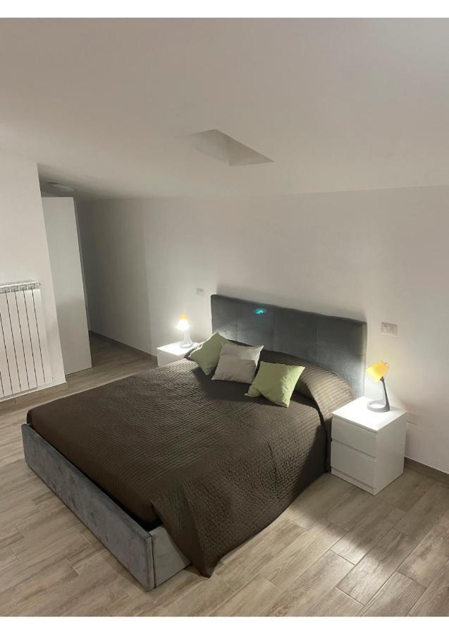 Il Tramonto Apartment Монталчино Екстериор снимка