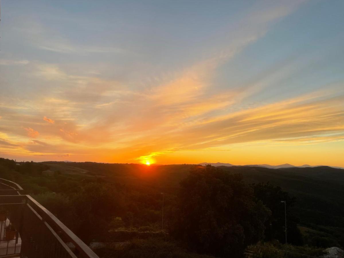 Il Tramonto Apartment Монталчино Екстериор снимка
