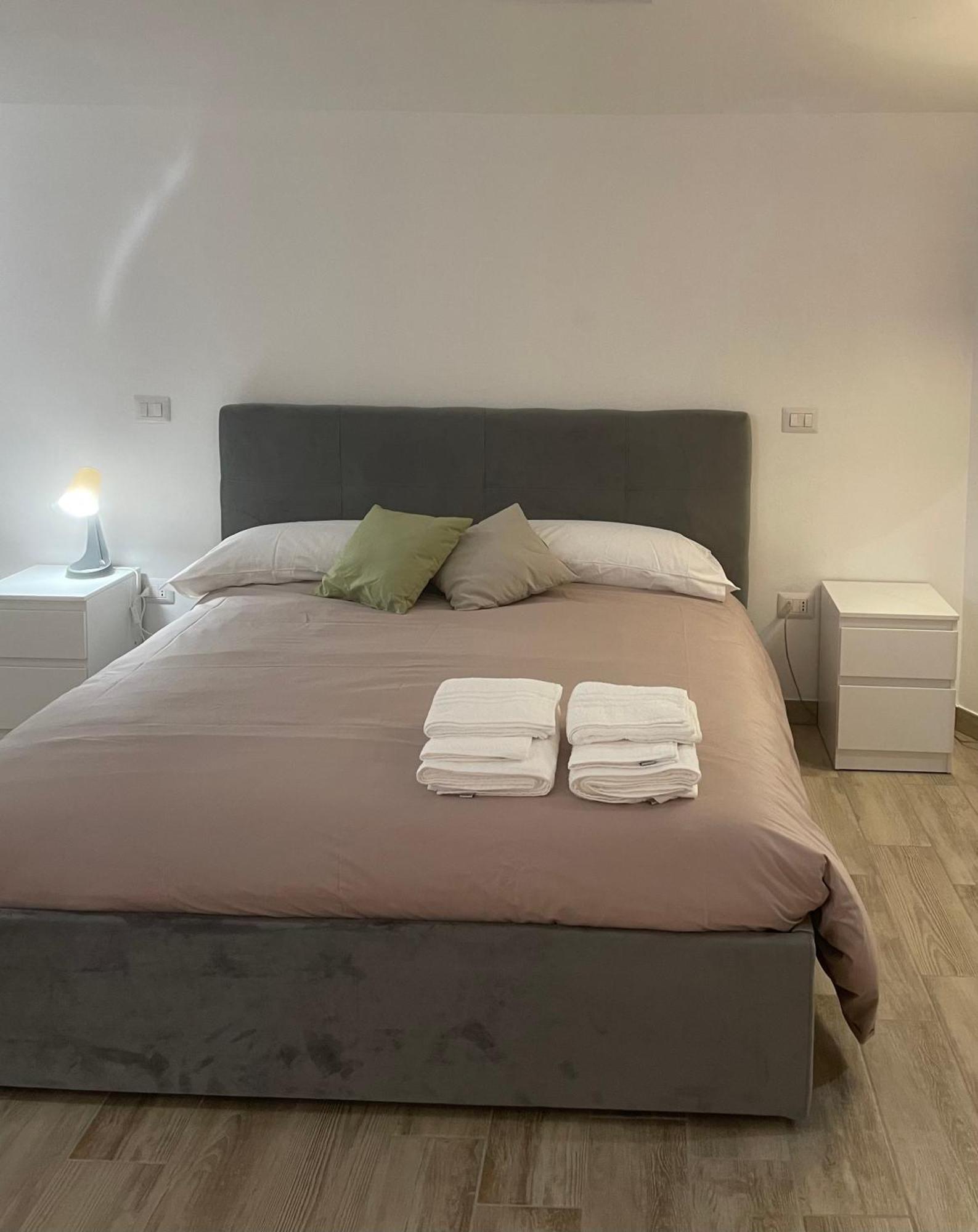 Il Tramonto Apartment Монталчино Екстериор снимка